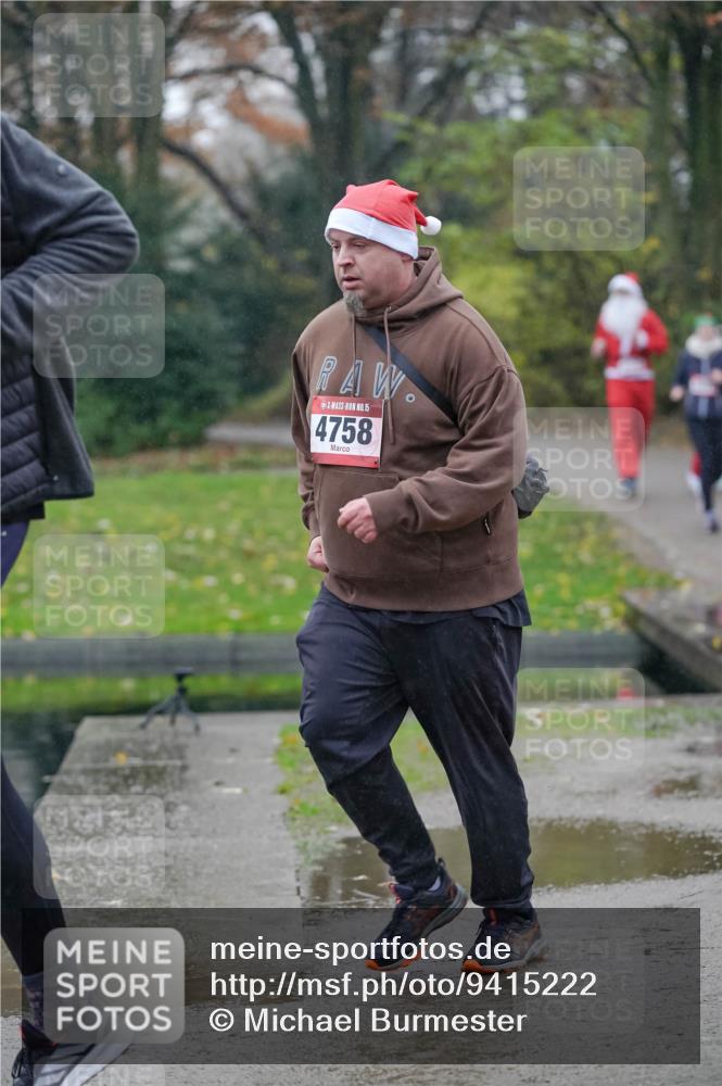 07.12.2025 - St. Pauli X-Mass-Run No. 15 Michael Burmester http://msf.ph/oto/9415222 07.12.2025 10:07:24 Laufen 15, 4758 meine-sportfotos.de