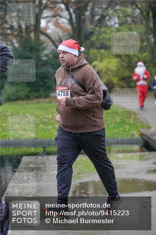 07.12.2025 - St. Pauli X-Mass-Run No. 15 Michael Burmester http://msf.ph/oto/9415223 07.12.2025 10:07:24 Laufen 4758 meine-sportfotos.de