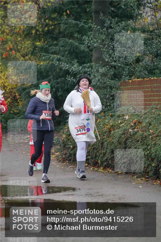 07.12.2025 - St. Pauli X-Mass-Run No. 15 Michael Burmester http://msf.ph/oto/9415226 07.12.2025 10:07:28 Laufen 3389, 3476 meine-sportfotos.de