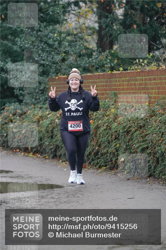 07.12.2025 - St. Pauli X-Mass-Run No. 15 Michael Burmester http://msf.ph/oto/9415256 07.12.2025 10:07:41 Laufen 15, 4200 meine-sportfotos.de