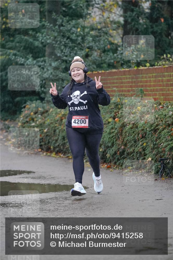 07.12.2025 - St. Pauli X-Mass-Run No. 15 Michael Burmester http://msf.ph/oto/9415258 07.12.2025 10:07:42 Laufen 15, 4200 meine-sportfotos.de