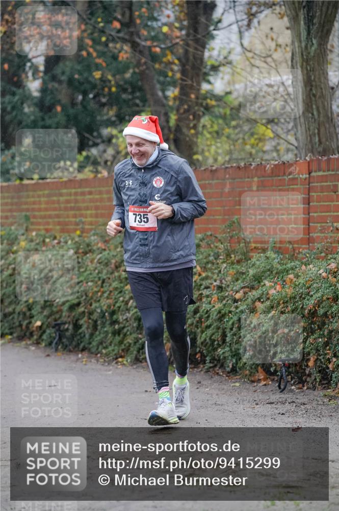 07.12.2025 - St. Pauli X-Mass-Run No. 15 Michael Burmester http://msf.ph/oto/9415299 07.12.2025 10:08:03 Laufen 8, 735 meine-sportfotos.de