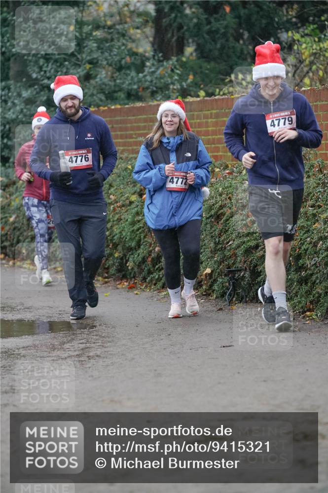 07.12.2025 - St. Pauli X-Mass-Run No. 15 Michael Burmester http://msf.ph/oto/9415321 07.12.2025 10:08:20 Laufen 5, 4776, 4772, 15, 4779 meine-sportfotos.de