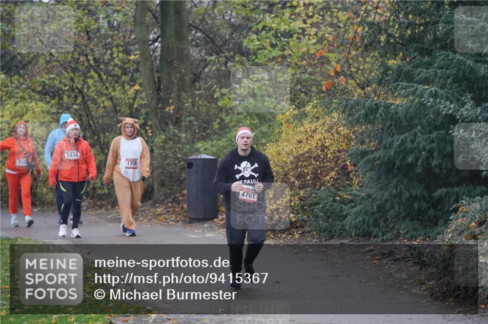 07.12.2025 - St. Pauli X-Mass-Run No. 15 Michael Burmester http://msf.ph/oto/9415367 07.12.2025 10:09:58 Laufen 2622, 1434, 1358, 4761 meine-sportfotos.de