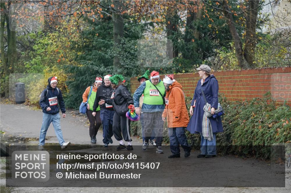 07.12.2025 - St. Pauli X-Mass-Run No. 15 Michael Burmester http://msf.ph/oto/9415407 07.12.2025 10:12:30 Laufen 4759, 4757 meine-sportfotos.de
