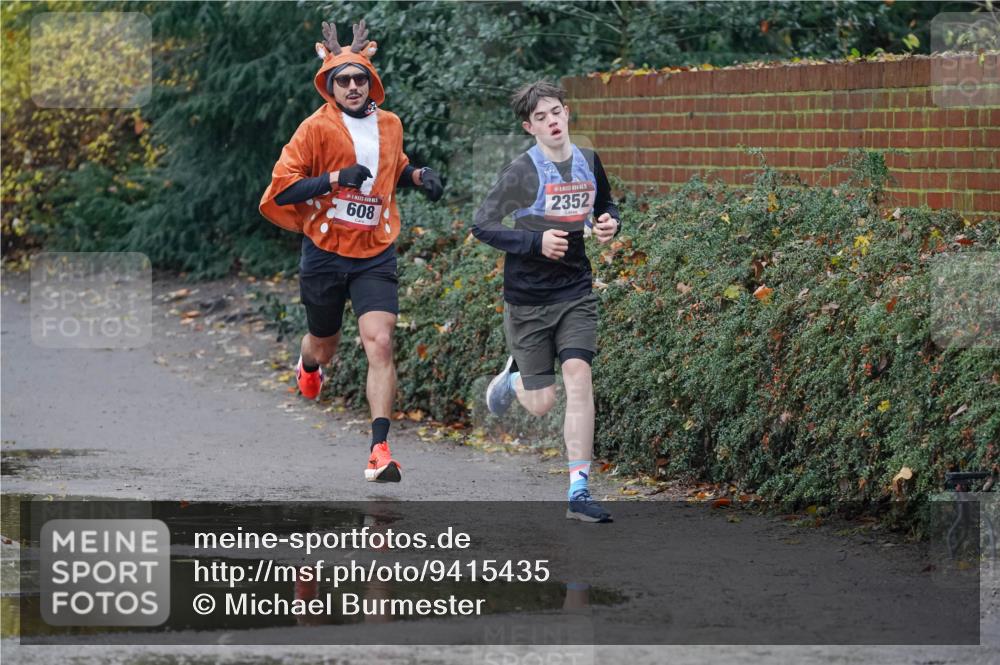 07.12.2025 - St. Pauli X-Mass-Run No. 15 Michael Burmester http://msf.ph/oto/9415435 07.12.2025 10:17:55 Laufen 5, 809, 2352 meine-sportfotos.de