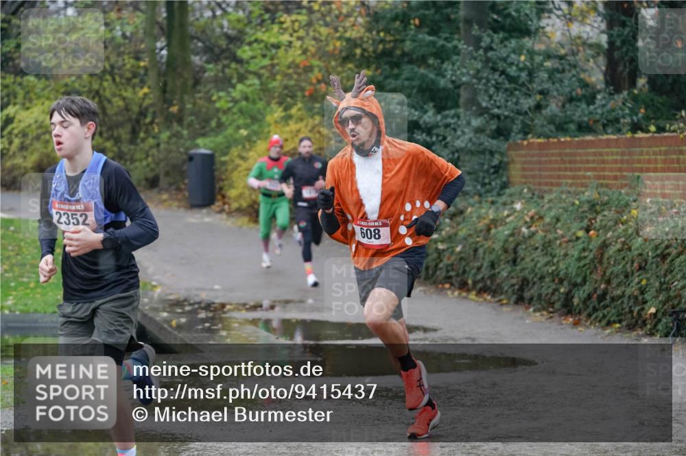 07.12.2025 - St. Pauli X-Mass-Run No. 15 Michael Burmester http://msf.ph/oto/9415437 07.12.2025 10:17:58 Laufen 2352, 5, 608 meine-sportfotos.de