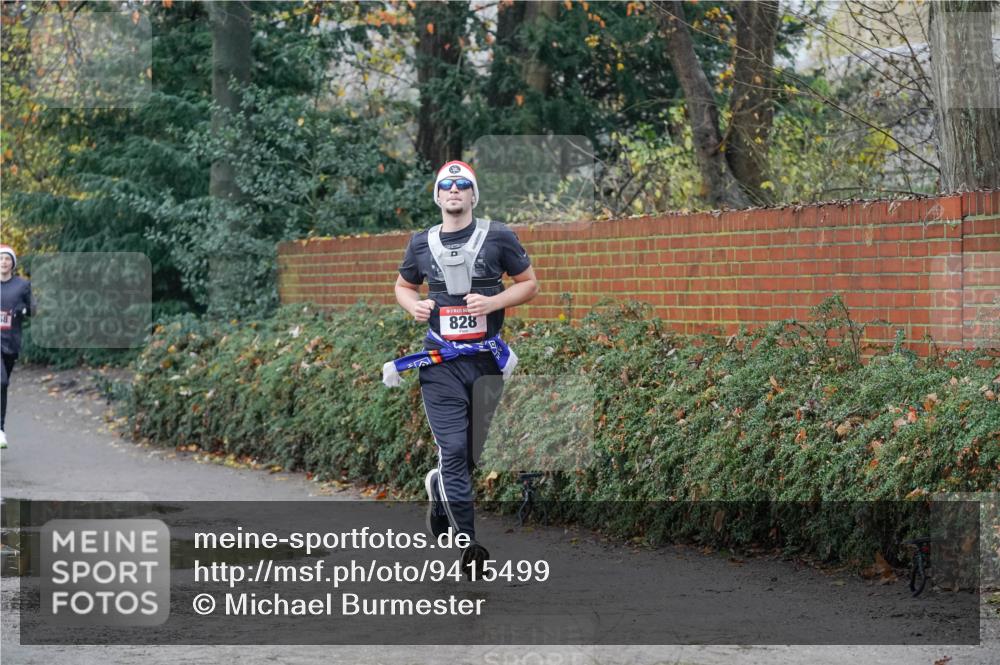 07.12.2025 - St. Pauli X-Mass-Run No. 15 Michael Burmester http://msf.ph/oto/9415499 07.12.2025 10:19:00 Laufen 828 meine-sportfotos.de