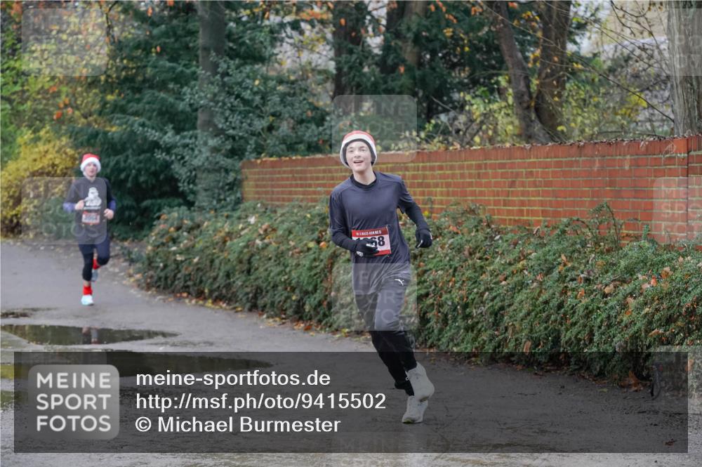 07.12.2025 - St. Pauli X-Mass-Run No. 15 Michael Burmester http://msf.ph/oto/9415502 07.12.2025 10:19:04 Laufen 5, 58 meine-sportfotos.de