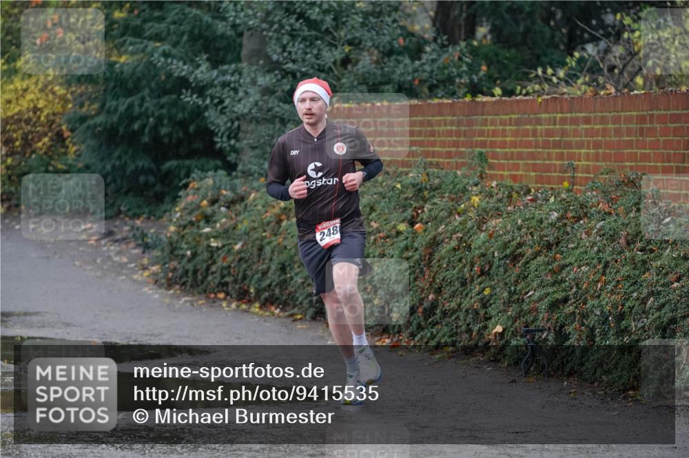 07.12.2025 - St. Pauli X-Mass-Run No. 15 Michael Burmester http://msf.ph/oto/9415535 07.12.2025 10:19:18 Laufen 248 meine-sportfotos.de