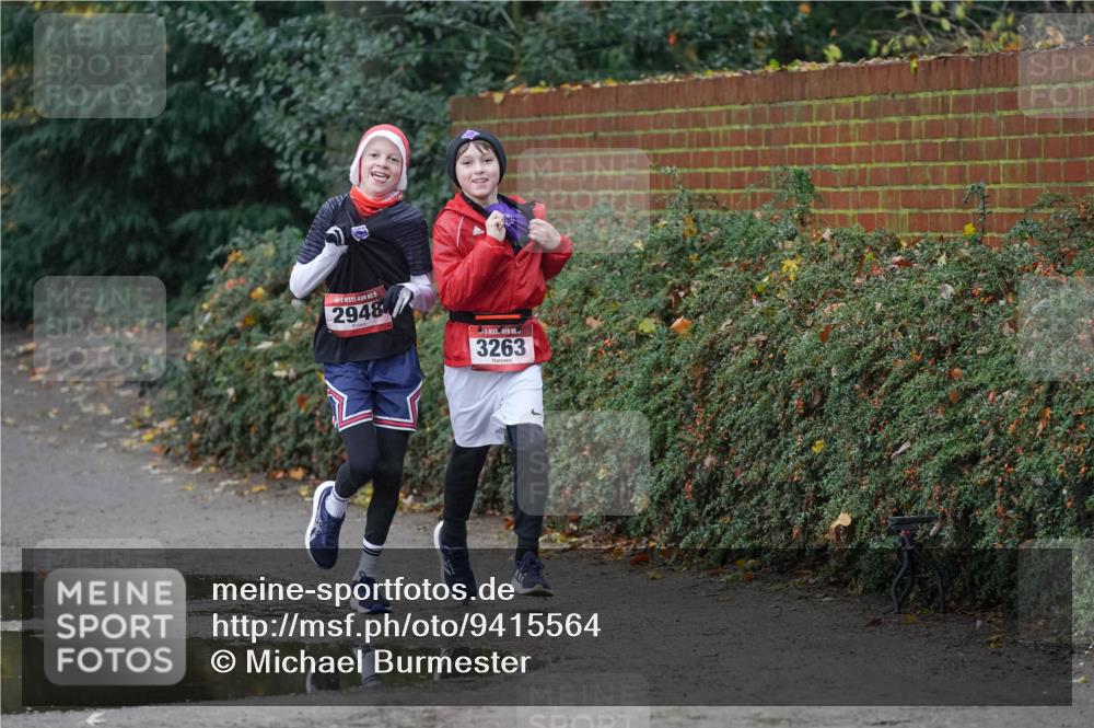 07.12.2025 - St. Pauli X-Mass-Run No. 15 Michael Burmester http://msf.ph/oto/9415564 07.12.2025 10:19:39 Laufen 2948, 3263 meine-sportfotos.de