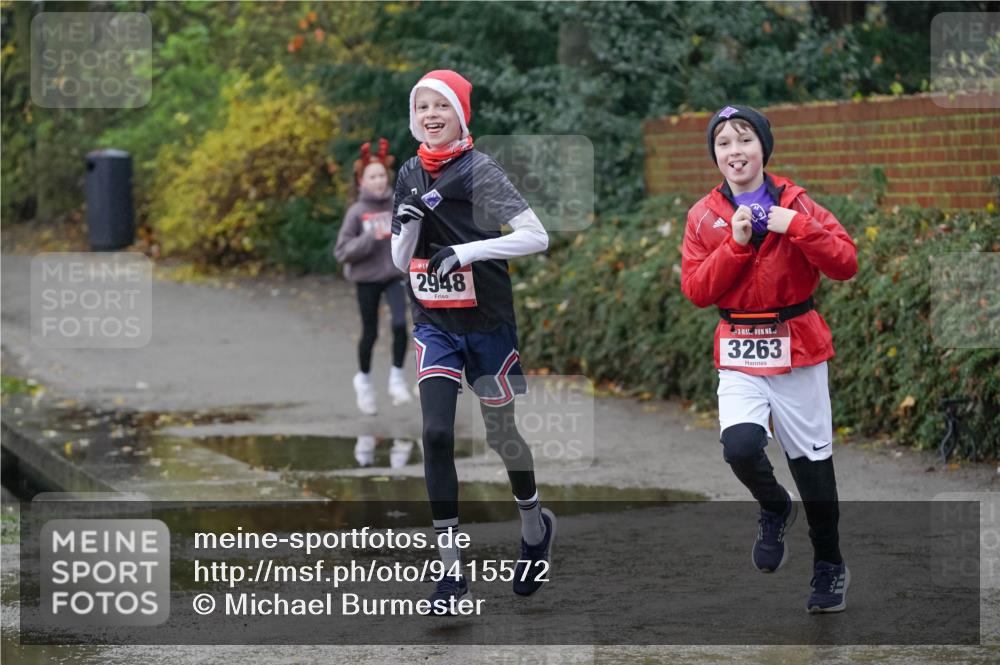 07.12.2025 - St. Pauli X-Mass-Run No. 15 Michael Burmester http://msf.ph/oto/9415572 07.12.2025 10:19:41 Laufen 2948, 3263 meine-sportfotos.de