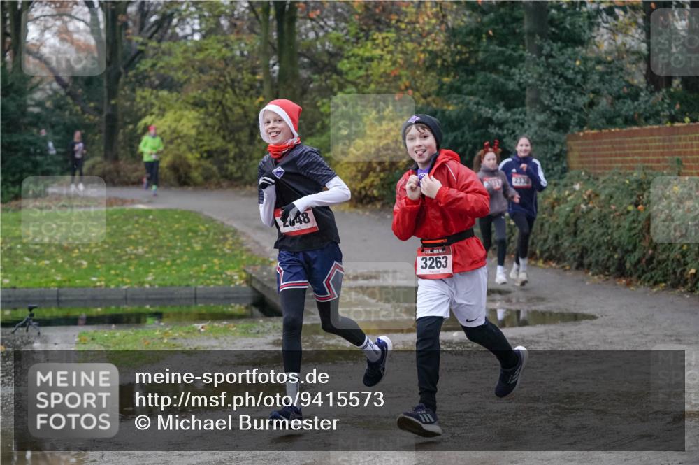 07.12.2025 - St. Pauli X-Mass-Run No. 15 Michael Burmester http://msf.ph/oto/9415573 07.12.2025 10:19:42 Laufen 48, 3263, 2330 meine-sportfotos.de