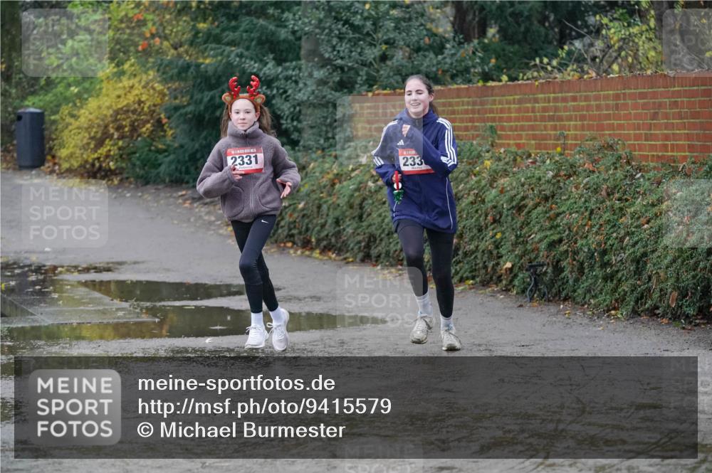 07.12.2025 - St. Pauli X-Mass-Run No. 15 Michael Burmester http://msf.ph/oto/9415579 07.12.2025 10:19:44 Laufen 2331, 233 meine-sportfotos.de