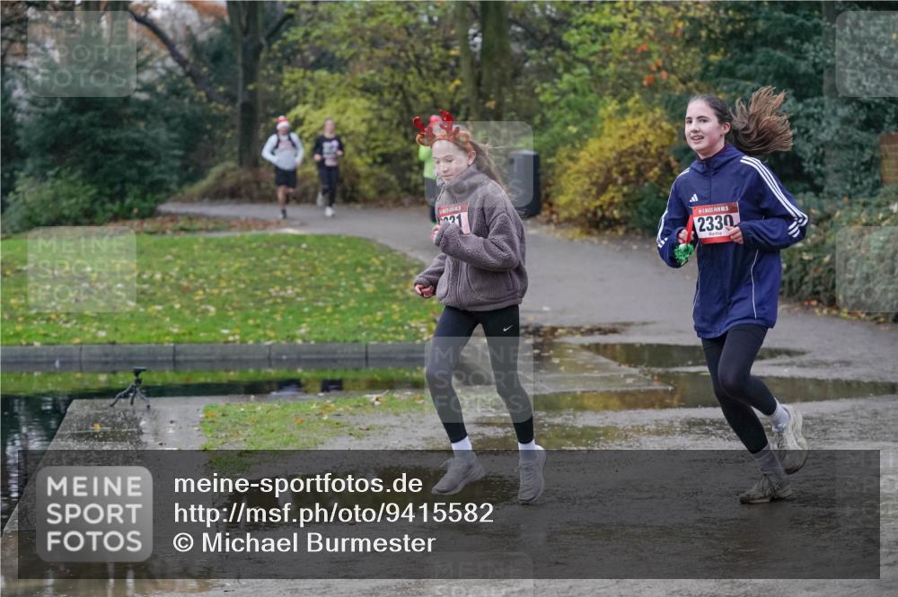 07.12.2025 - St. Pauli X-Mass-Run No. 15 Michael Burmester http://msf.ph/oto/9415582 07.12.2025 10:19:45 Laufen 21, 5, 2330 meine-sportfotos.de
