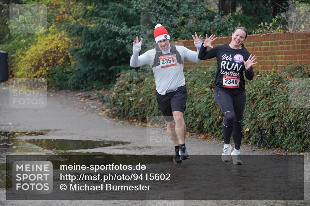 07.12.2025 - St. Pauli X-Mass-Run No. 15 Michael Burmester http://msf.ph/oto/9415602 07.12.2025 10:19:54 Laufen 15, 2351, 2349 meine-sportfotos.de