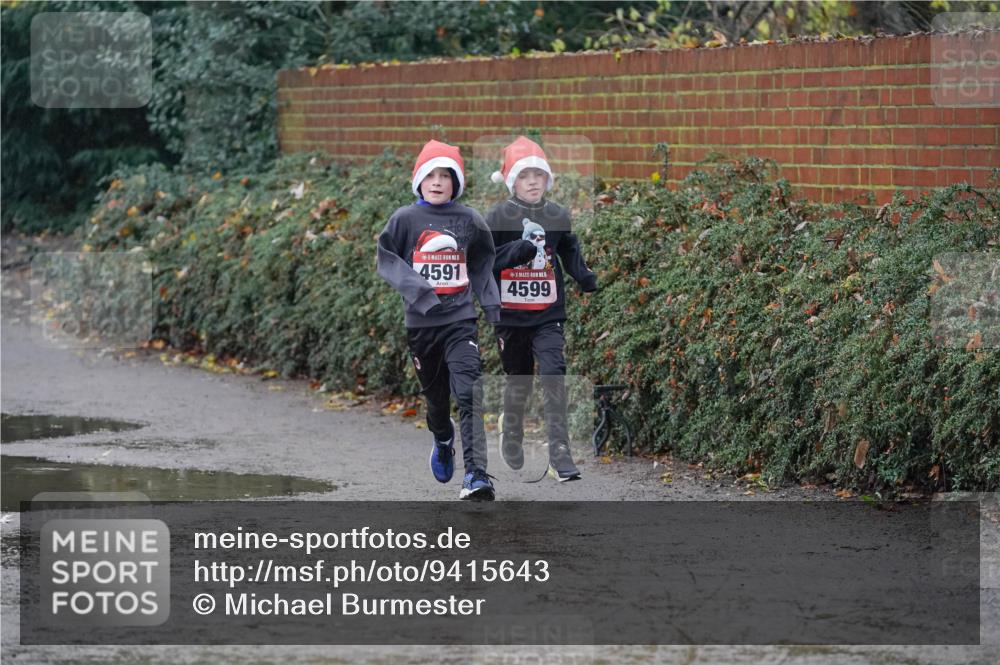 07.12.2025 - St. Pauli X-Mass-Run No. 15 Michael Burmester http://msf.ph/oto/9415643 07.12.2025 10:20:21 Laufen 5, 4591, 4599 meine-sportfotos.de
