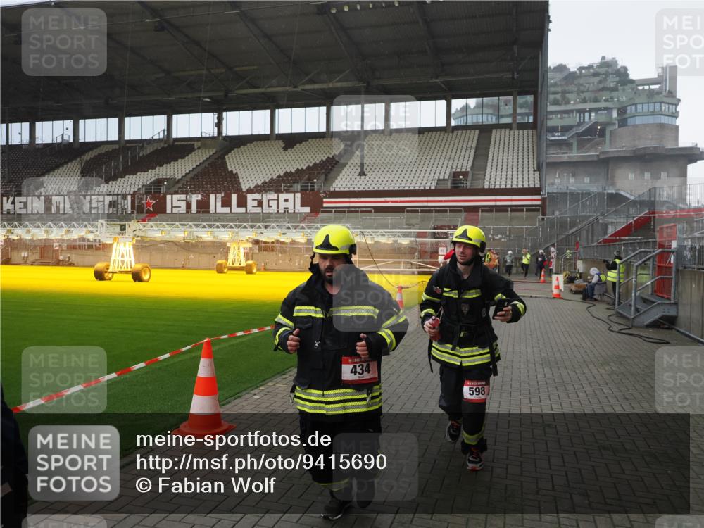 07.12.2025 - St. Pauli X-Mass-Run No. 15 Fabian Wolf http://msf.ph/oto/9415690 07.12.2025 11:05:27 Ziel 434, 1311, 1492, 1600, 1630 meine-sportfotos.de