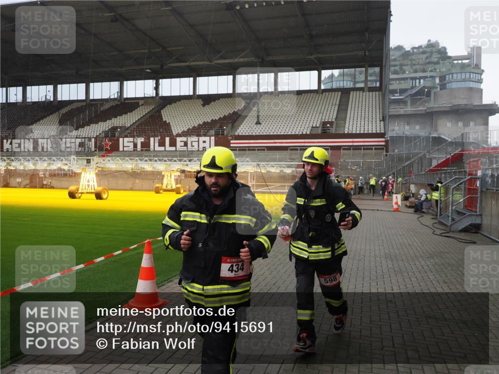 07.12.2025 - St. Pauli X-Mass-Run No. 15 Fabian Wolf http://msf.ph/oto/9415691 07.12.2025 11:05:27 Ziel 434, 1311, 1492, 1600, 1630 meine-sportfotos.de