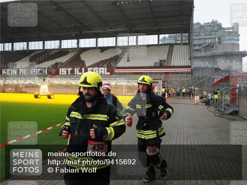 07.12.2025 - St. Pauli X-Mass-Run No. 15 Fabian Wolf http://msf.ph/oto/9415692 07.12.2025 11:05:27 Ziel 434, 1311, 1492, 1600, 1630 meine-sportfotos.de