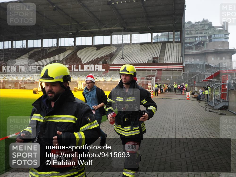 07.12.2025 - St. Pauli X-Mass-Run No. 15 Fabian Wolf http://msf.ph/oto/9415693 07.12.2025 11:05:27 Ziel 434, 1311, 1492, 1600, 1630 meine-sportfotos.de