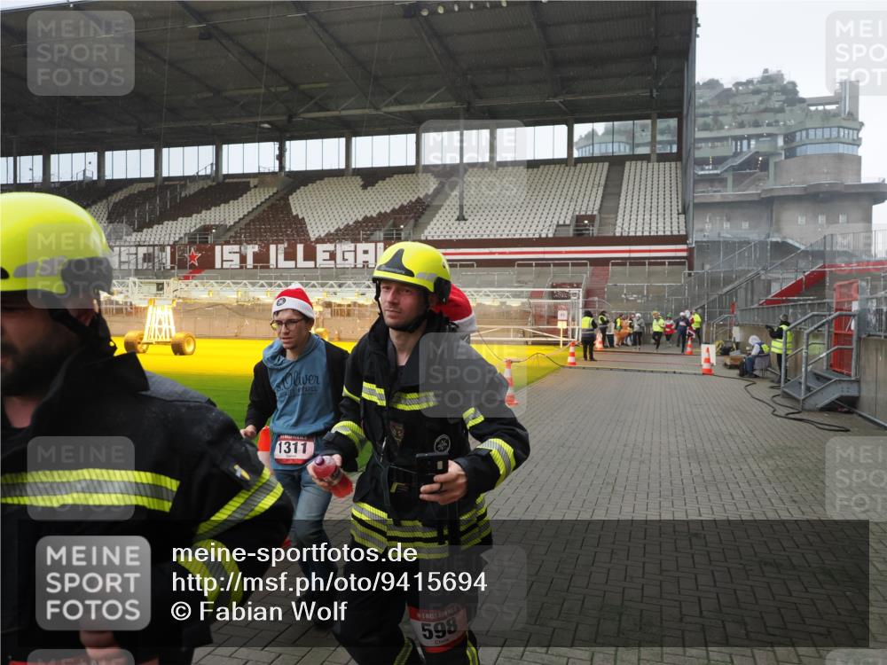 07.12.2025 - St. Pauli X-Mass-Run No. 15 Fabian Wolf http://msf.ph/oto/9415694 07.12.2025 11:05:27 Ziel 434, 1311, 1492, 1600, 1630 meine-sportfotos.de