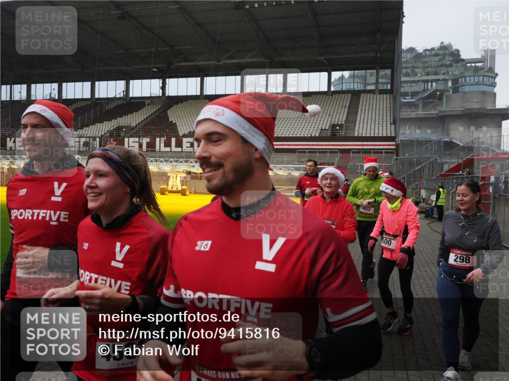 07.12.2025 - St. Pauli X-Mass-Run No. 15 Fabian Wolf http://msf.ph/oto/9415816 07.12.2025 11:06:10 Ziel 92, 204, 298, 300, 402, 403, 414, 556, 659, 693, 854, 858, 878, 920, 944, 1024, 1025, 1223, 1229, 1287, 1429, 1430, 1648, 2243, 2245, 4579, 4581, 4583, 4585, 4587 meine-sportfotos.de