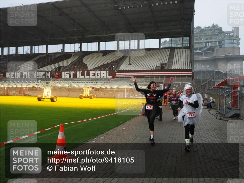 07.12.2025 - St. Pauli X-Mass-Run No. 15 Fabian Wolf http://msf.ph/oto/9416105 07.12.2025 11:07:48 Ziel 77, 271, 273, 286, 293, 315, 332, 377, 389, 397, 623, 1235, 1378, 1381, 1382, 1383, 1439, 1441, 1460, 1509, 1812, 1824, 1866, 1910, 2693 meine-sportfotos.de