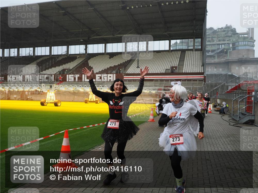 07.12.2025 - St. Pauli X-Mass-Run No. 15 Fabian Wolf http://msf.ph/oto/9416110 07.12.2025 11:07:49 Ziel 77, 271, 273, 286, 293, 332, 377, 389, 397, 623, 1107, 1235, 1378, 1381, 1382, 1383, 1439, 1441, 1460, 1509, 1812, 1824, 1866, 1910, 2693 meine-sportfotos.de