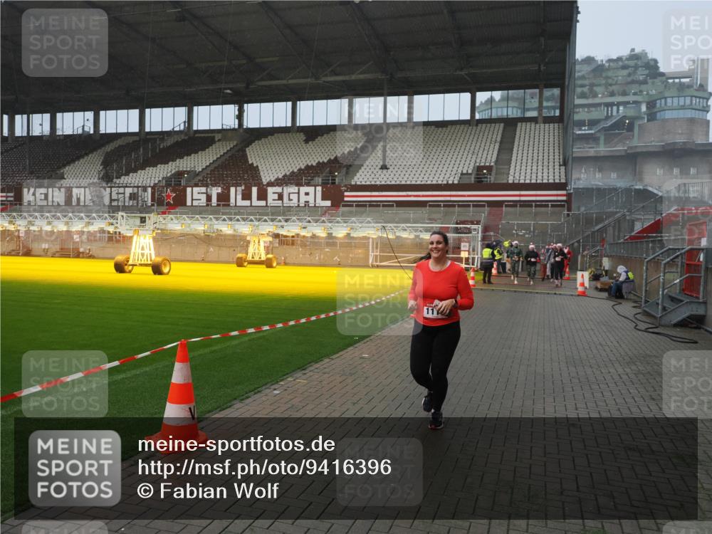 07.12.2025 - St. Pauli X-Mass-Run No. 15 Fabian Wolf http://msf.ph/oto/9416396 07.12.2025 11:09:20 Ziel 44, 51, 558, 1110, 1260, 1463, 1477, 1574, 1641 meine-sportfotos.de