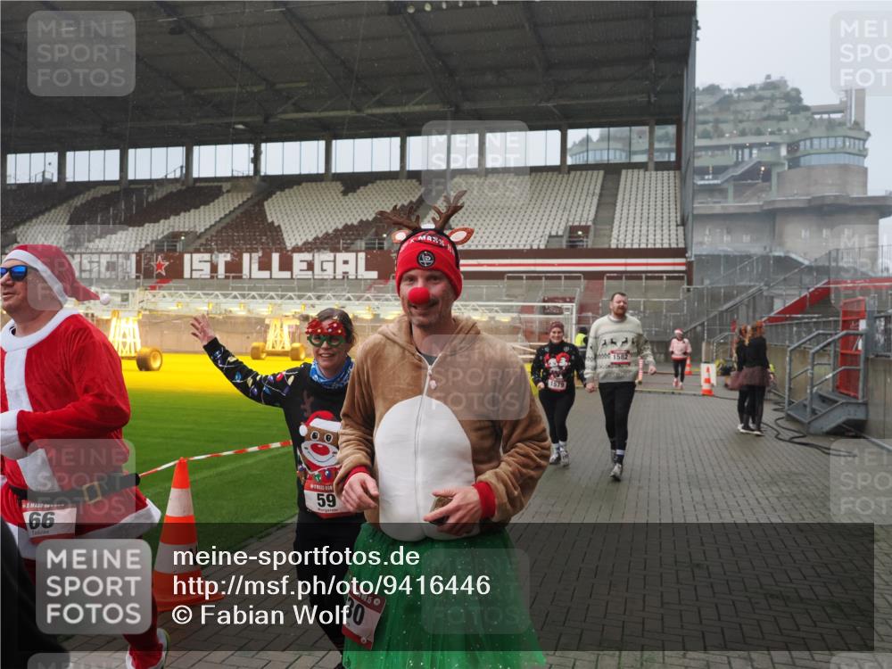 07.12.2025 - St. Pauli X-Mass-Run No. 15 Fabian Wolf http://msf.ph/oto/9416446 07.12.2025 11:09:38 Ziel 59, 66, 266, 330, 814, 971, 1084, 1157, 1463, 1477, 1579, 1582, 1641, 1851, 1870, 1945, 1974, 2042, 3151, 4190, 4191 meine-sportfotos.de