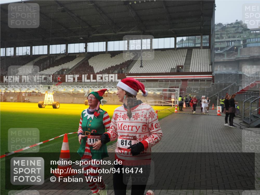 07.12.2025 - St. Pauli X-Mass-Run No. 15 Fabian Wolf http://msf.ph/oto/9416474 07.12.2025 11:09:47 Ziel 59, 66, 330, 696, 720, 737, 814, 863, 1157, 1163, 1579, 1582, 4190 meine-sportfotos.de
