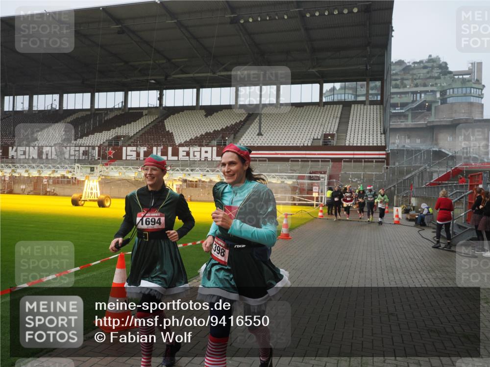 07.12.2025 - St. Pauli X-Mass-Run No. 15 Fabian Wolf http://msf.ph/oto/9416550 07.12.2025 11:10:28 Ziel 30, 31, 42, 49, 53, 134, 980, 1298, 1299, 1398, 1692, 1694, 1697, 1739, 1740, 2371 meine-sportfotos.de