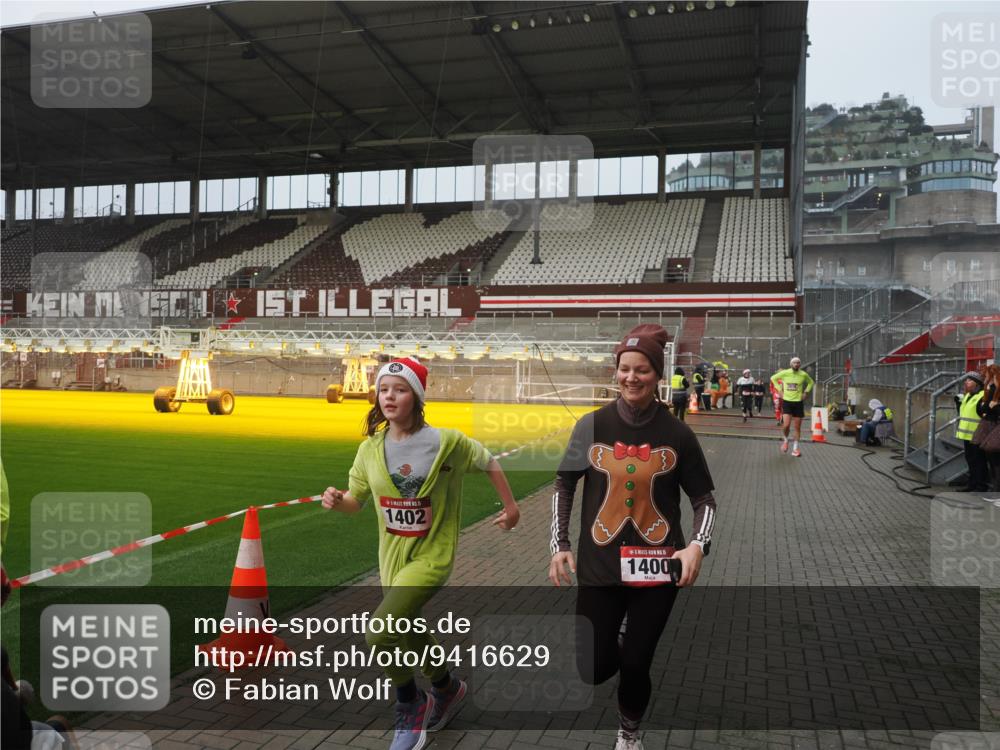 07.12.2025 - St. Pauli X-Mass-Run No. 15 Fabian Wolf http://msf.ph/oto/9416629 07.12.2025 11:10:50 Ziel 29, 745, 1064, 1066, 1380, 1400, 1402, 1584, 1626, 2616, 4574 meine-sportfotos.de
