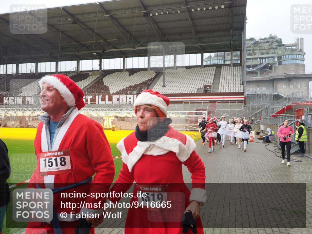 07.12.2025 - St. Pauli X-Mass-Run No. 15 Fabian Wolf http://msf.ph/oto/9416665 07.12.2025 11:11:13 Ziel 48, 411, 660, 697, 698, 777, 787, 788, 812, 815, 817, 832, 841, 909, 1145, 1146, 1147, 1518, 1519, 1557, 1565, 1568, 1619, 1707, 2258, 2742, 4801, 4813 meine-sportfotos.de