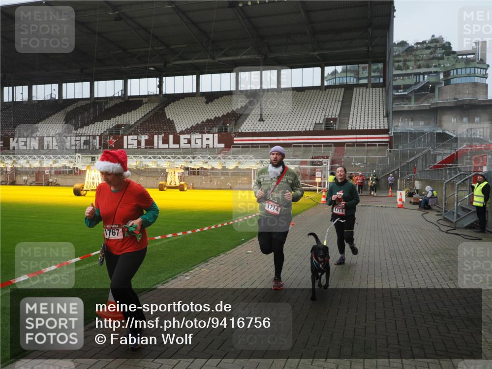 07.12.2025 - St. Pauli X-Mass-Run No. 15 Fabian Wolf http://msf.ph/oto/9416756 07.12.2025 11:11:36 Ziel 171, 182, 190, 1309, 1321, 1589, 1711, 1714, 1767, 1770 meine-sportfotos.de
