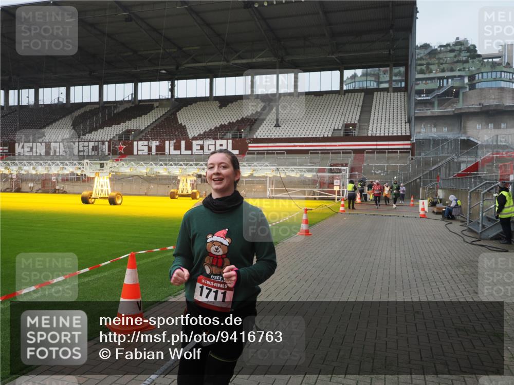 07.12.2025 - St. Pauli X-Mass-Run No. 15 Fabian Wolf http://msf.ph/oto/9416763 07.12.2025 11:11:38 Ziel 171, 689, 690, 1309, 1321, 1589, 1711, 1714, 1767, 1770 meine-sportfotos.de