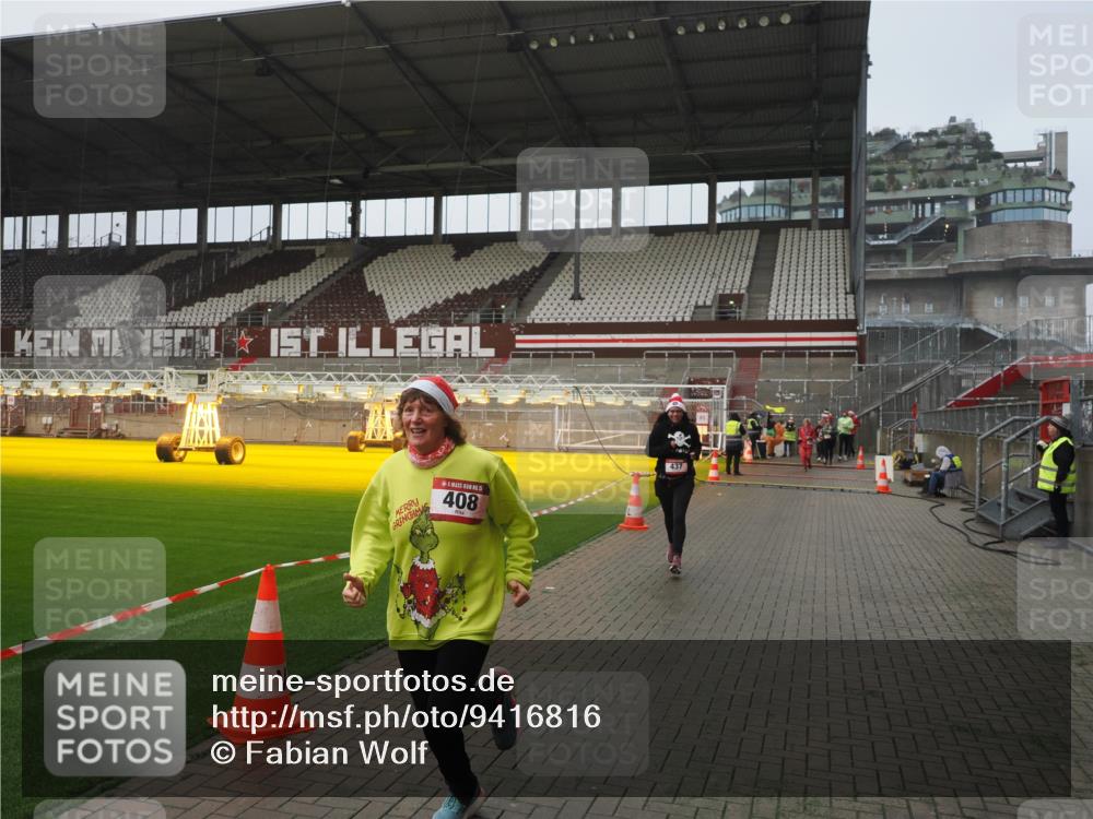 07.12.2025 - St. Pauli X-Mass-Run No. 15 Fabian Wolf http://msf.ph/oto/9416816 07.12.2025 11:11:56 Ziel 408, 437, 679, 689, 690, 694, 695, 1186 meine-sportfotos.de