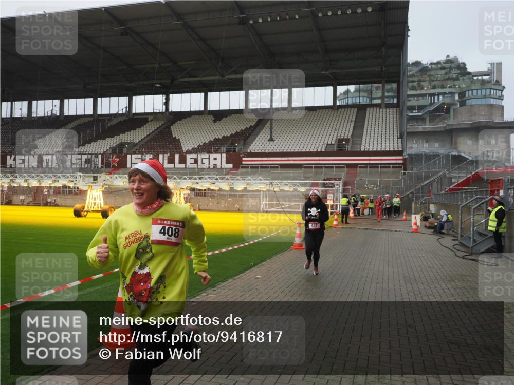 07.12.2025 - St. Pauli X-Mass-Run No. 15 Fabian Wolf http://msf.ph/oto/9416817 07.12.2025 11:11:56 Ziel 408, 437, 679, 689, 690, 694, 695, 1186 meine-sportfotos.de