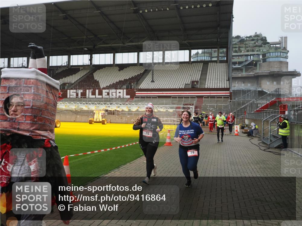07.12.2025 - St. Pauli X-Mass-Run No. 15 Fabian Wolf http://msf.ph/oto/9416864 07.12.2025 11:12:15 Ziel 76, 79, 218, 388, 416, 597, 605, 671, 682, 695, 718, 819, 836, 839, 888, 1246, 1278 meine-sportfotos.de