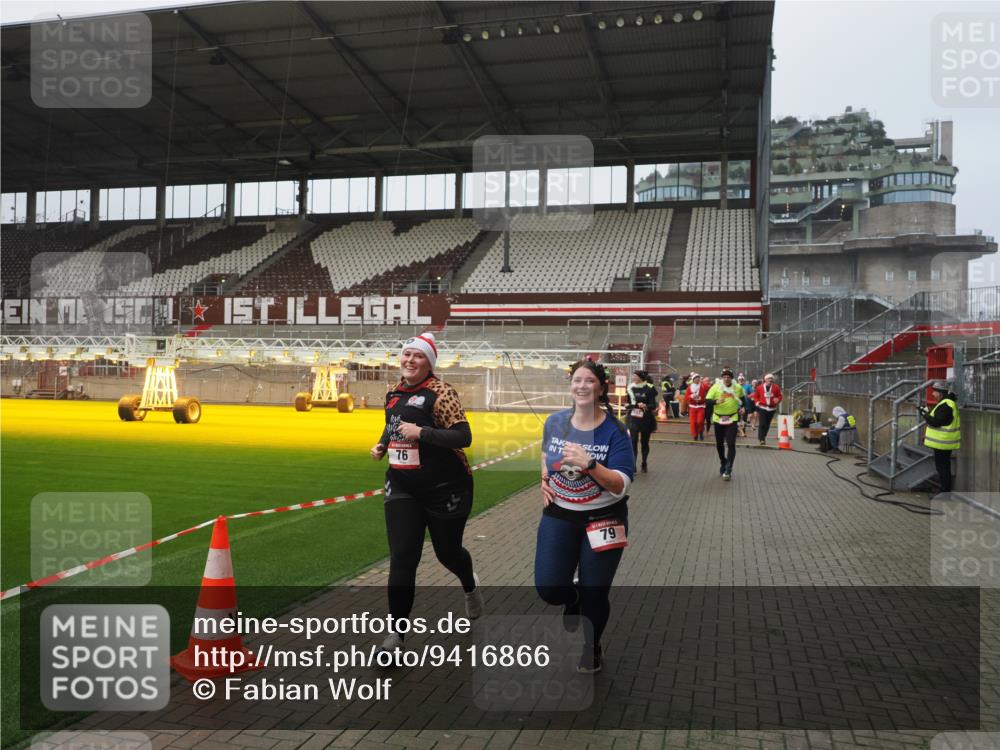 07.12.2025 - St. Pauli X-Mass-Run No. 15 Fabian Wolf http://msf.ph/oto/9416866 07.12.2025 11:12:16 Ziel 76, 79, 218, 388, 416, 597, 605, 671, 682, 695, 718, 819, 836, 839, 888, 1246, 1278 meine-sportfotos.de