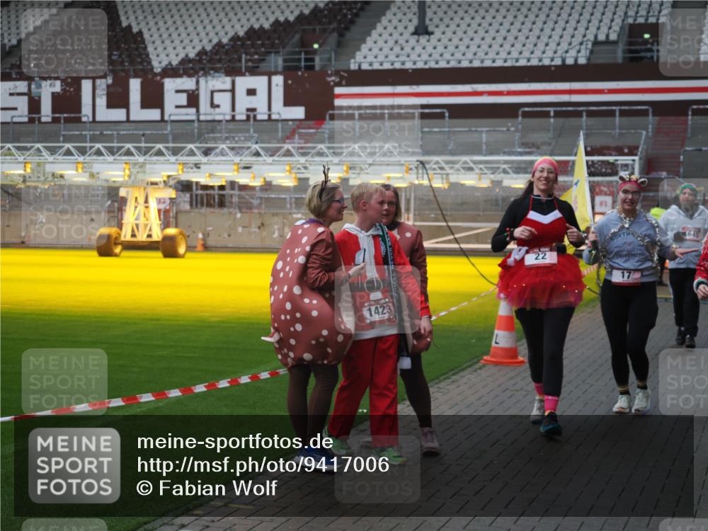 07.12.2025 - St. Pauli X-Mass-Run No. 15 Fabian Wolf http://msf.ph/oto/9417006 07.12.2025 11:13:12 Ziel 17, 22, 47, 683, 684, 1022, 1175, 1178, 1645, 1646, 1647, 1703 meine-sportfotos.de