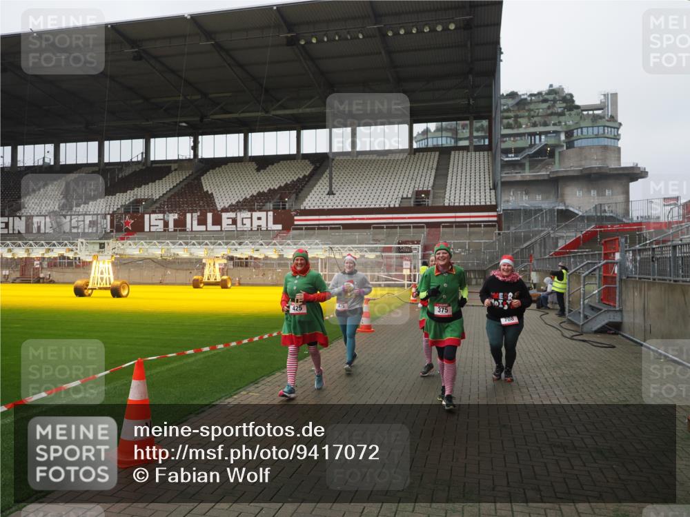 07.12.2025 - St. Pauli X-Mass-Run No. 15 Fabian Wolf http://msf.ph/oto/9417072 07.12.2025 11:14:01 Ziel 274, 375, 425, 475, 708 meine-sportfotos.de