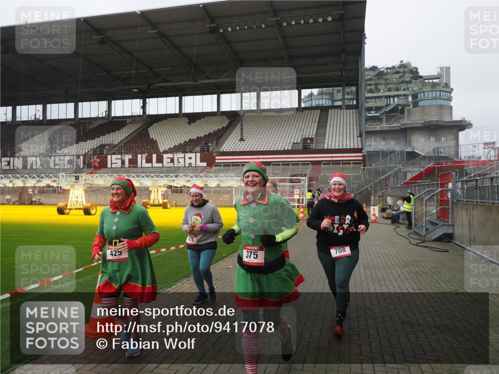 07.12.2025 - St. Pauli X-Mass-Run No. 15 Fabian Wolf http://msf.ph/oto/9417078 07.12.2025 11:14:03 Ziel 274, 375, 425, 475, 708 meine-sportfotos.de