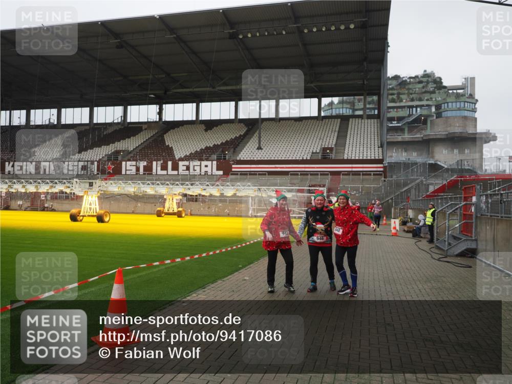 07.12.2025 - St. Pauli X-Mass-Run No. 15 Fabian Wolf http://msf.ph/oto/9417086 07.12.2025 11:14:25 Ziel 525, 942, 946, 948 meine-sportfotos.de