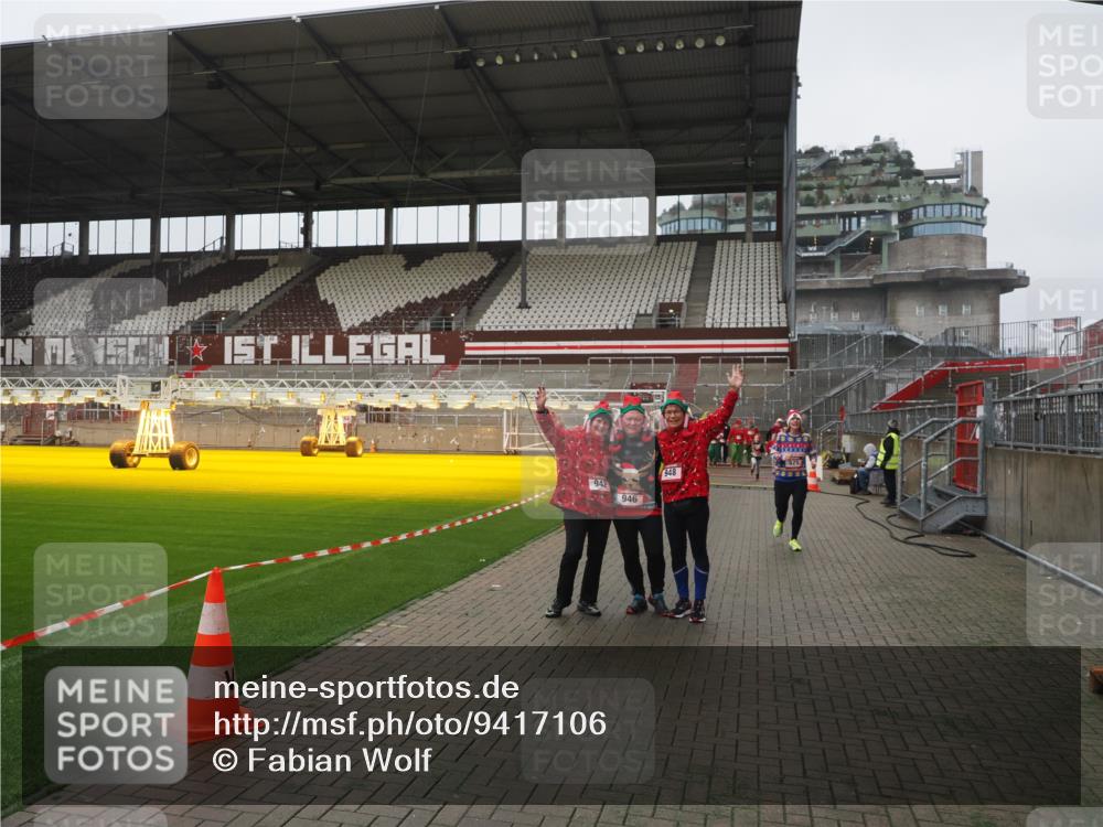07.12.2025 - St. Pauli X-Mass-Run No. 15 Fabian Wolf http://msf.ph/oto/9417106 07.12.2025 11:14:30 Ziel 525, 942, 946, 1805 meine-sportfotos.de