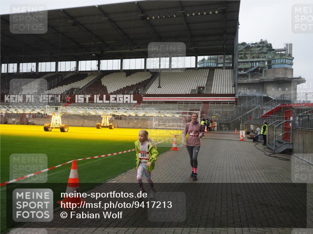 07.12.2025 - St. Pauli X-Mass-Run No. 15 Fabian Wolf http://msf.ph/oto/9417213 07.12.2025 11:15:25 Ziel 391, 1218, 1282, 3133 meine-sportfotos.de