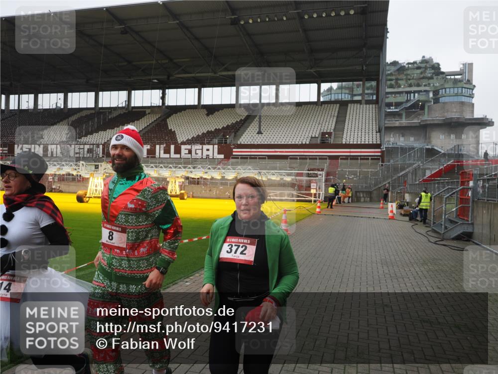 07.12.2025 - St. Pauli X-Mass-Run No. 15 Fabian Wolf http://msf.ph/oto/9417231 07.12.2025 11:15:54 Ziel 8, 14, 372, 2194 meine-sportfotos.de