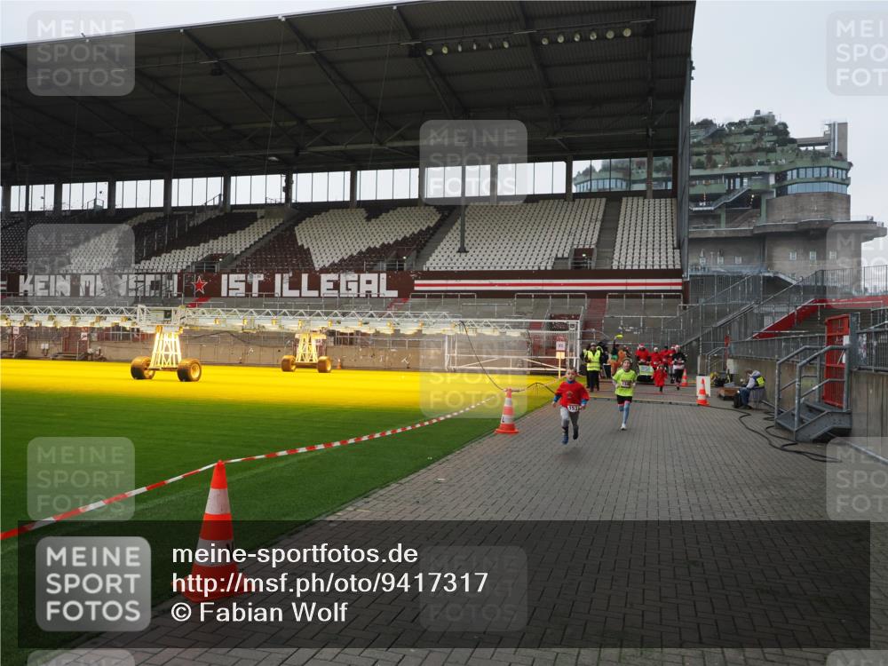 07.12.2025 - St. Pauli X-Mass-Run No. 15 Fabian Wolf http://msf.ph/oto/9417317 07.12.2025 11:17:11 Ziel 1340, 1531 meine-sportfotos.de