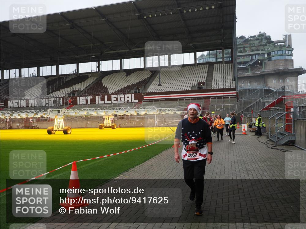 07.12.2025 - St. Pauli X-Mass-Run No. 15 Fabian Wolf http://msf.ph/oto/9417625 07.12.2025 11:19:34 Ziel 367, 373, 797, 1336, 1343, 1563, 2062 meine-sportfotos.de